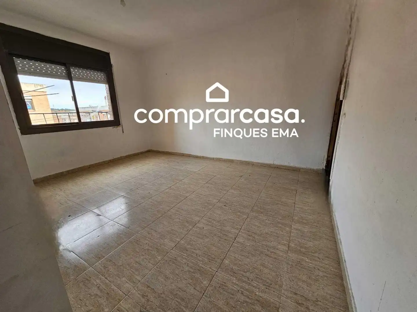 Vista exterior de Piso en venta en Sabadell