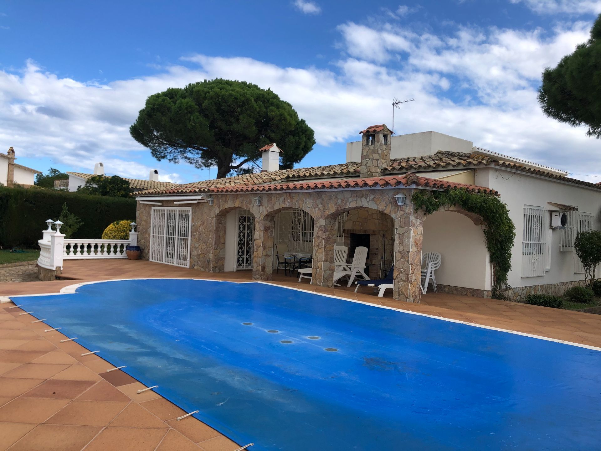 Piscina de Casa o xalet en venda en Empuriabrava amb Aire condicionat, Jardí privat i Terrassa