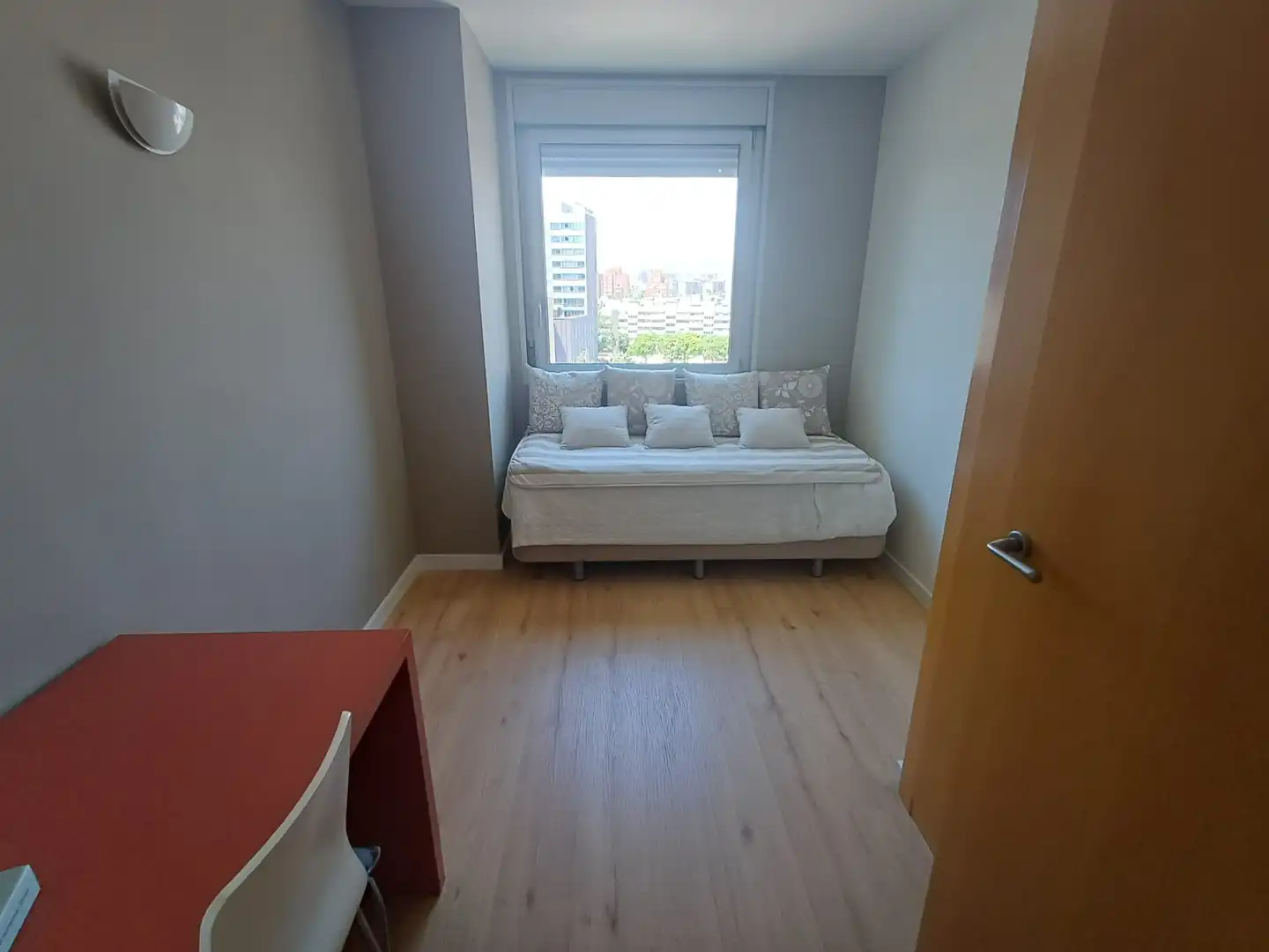 Habitación de Piso en venta en Sant Adrià de Besòs con Aire acondicionado, Calefacción y Jardín privado