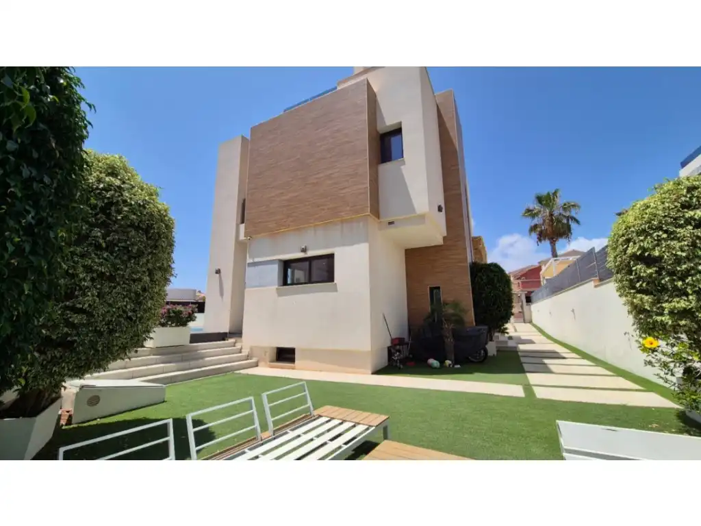 Casa amb jardí en venda a Calle Gabriela Mistral, imagen 6