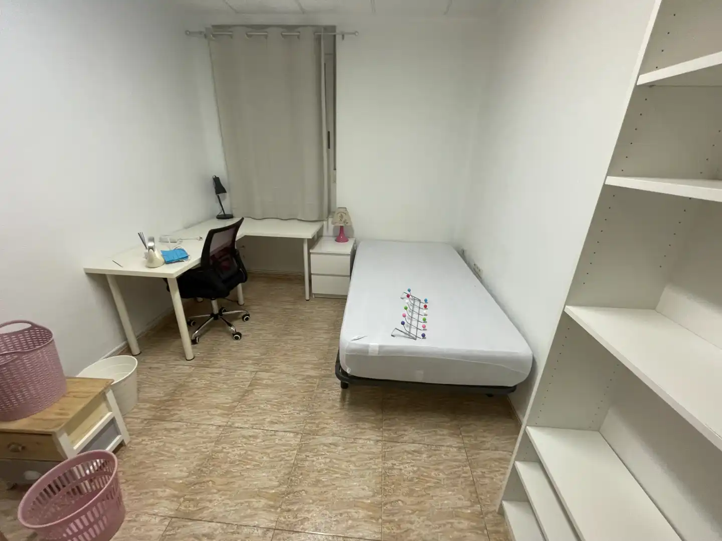 Dormitori de Pis de lloguer en Murcia amb Aire condicionat, Calefacció i Moblat