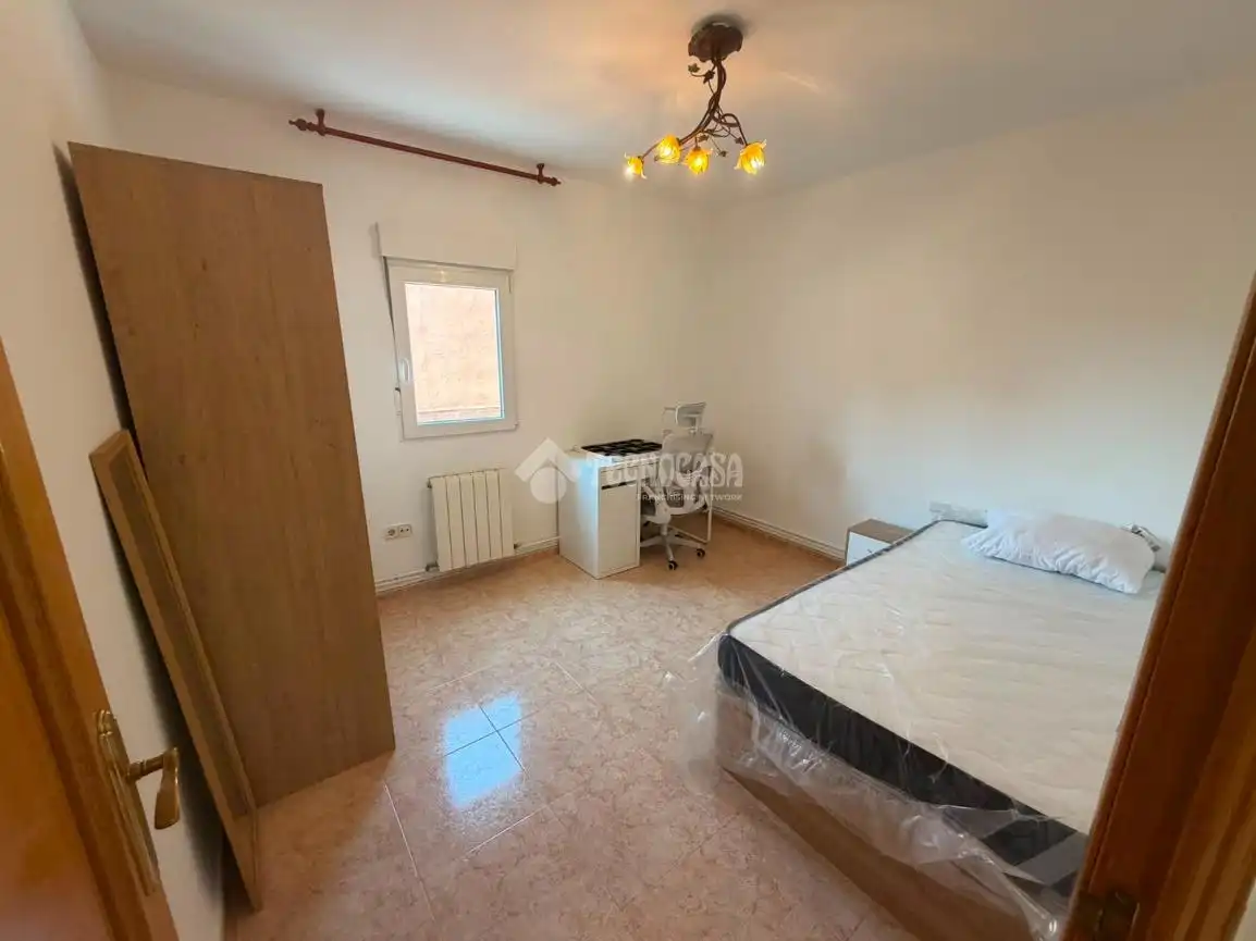 Bedroom of Flat for rent in Getafe  with Air Conditioner and Heating
