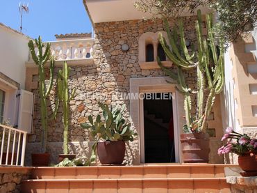 Casa con balcone in vendita a Porto Cristo