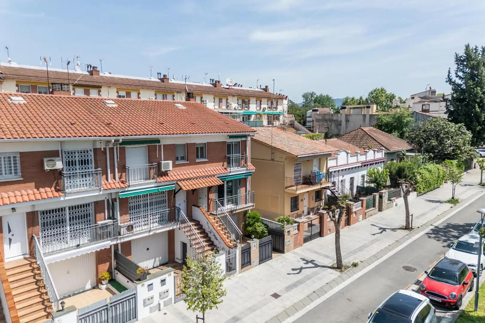 Vista exterior de Casa adosada en venta en Montmeló con Terraza