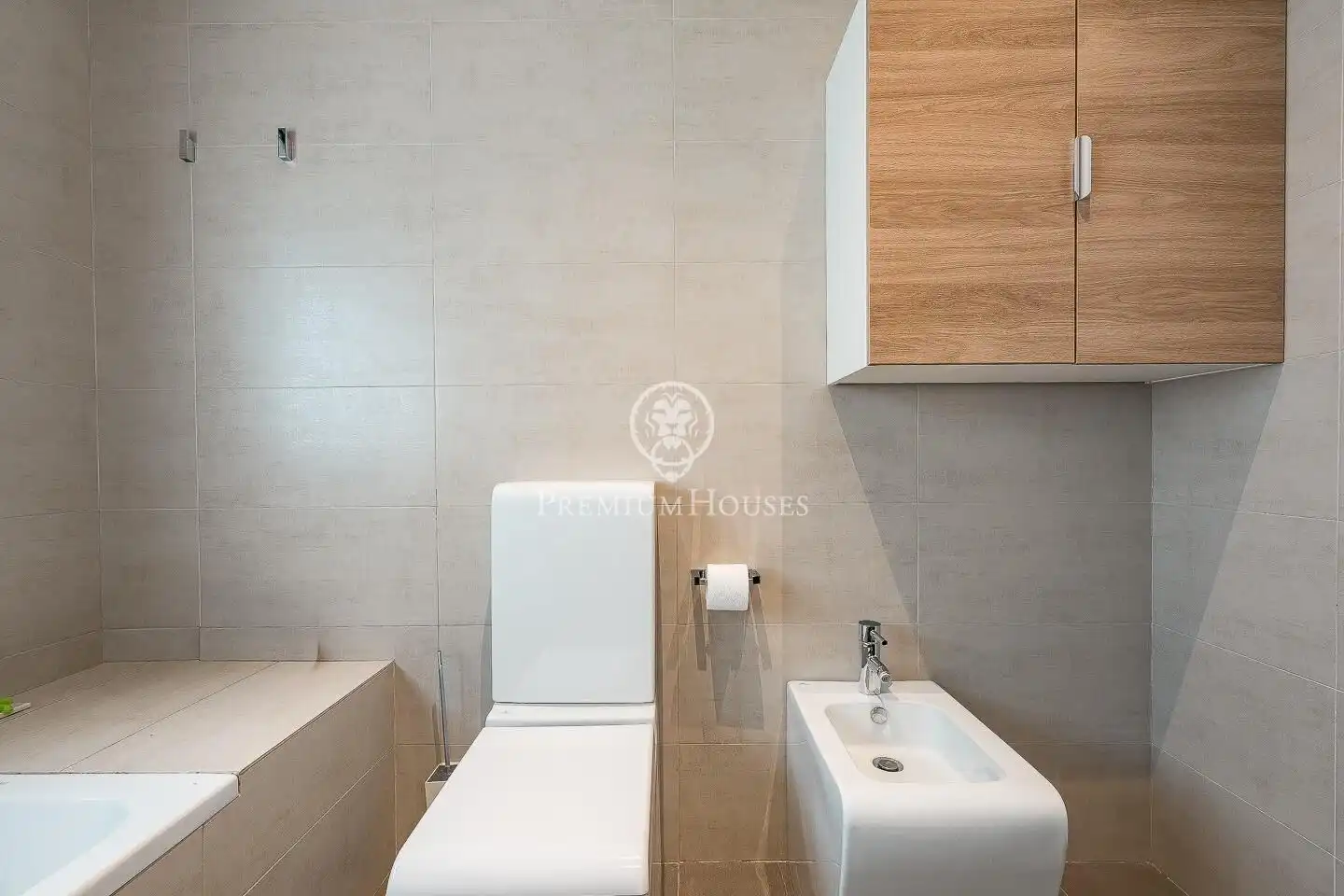 Bathroom of Houses for sale in Sant Cugat del Vallès  with Air Conditioner, Heating and Private garden