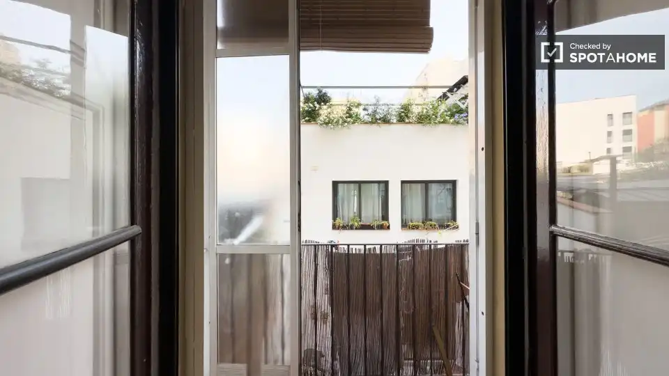 Terraza de Piso para compartir en Barcelona con Aire acondicionado, Calefacción y Amueblado