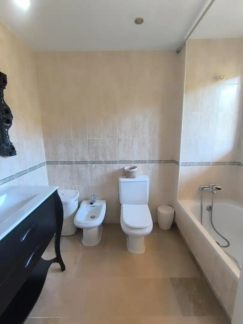 Apartament amb piscina en venda a Calahonda, imagen 27