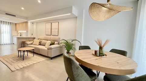 Chalet adosado de 3 dormitorios con garaje y piscina privada en BenferriAlicante, immagine 3