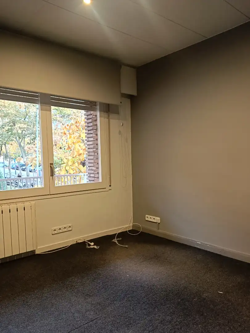 Schlafzimmer von Büro zur Miete in Barcelona mit Klimaanlage, Heizung und Terrasse
