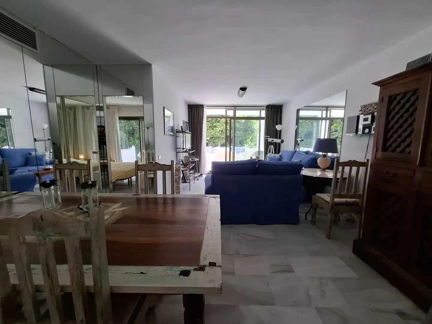Sala d'estar de Pis en venda en Marbella amb Aire condicionat, Moblat i TV