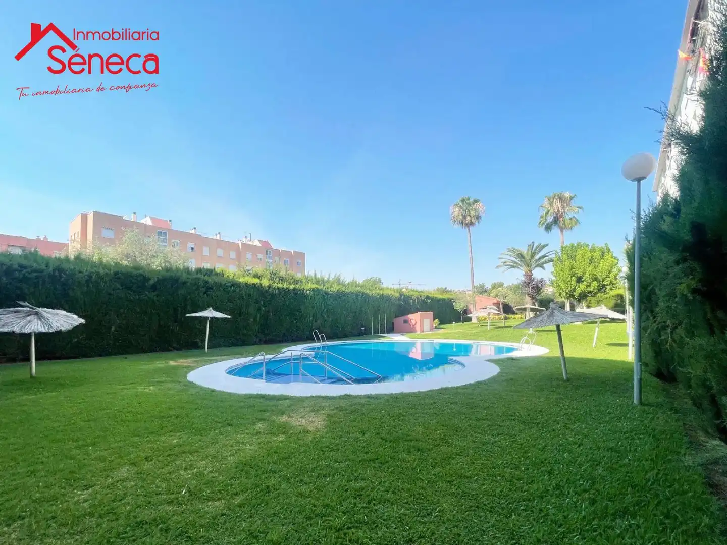 Swimming pool of Flat for sale in Córdoba  with Air Conditioner, Heating and Swimming Pool