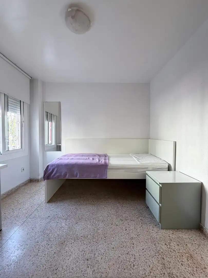 Habitación de Piso en venta en L'Hospitalet de Llobregat con Calefacción y Balcón