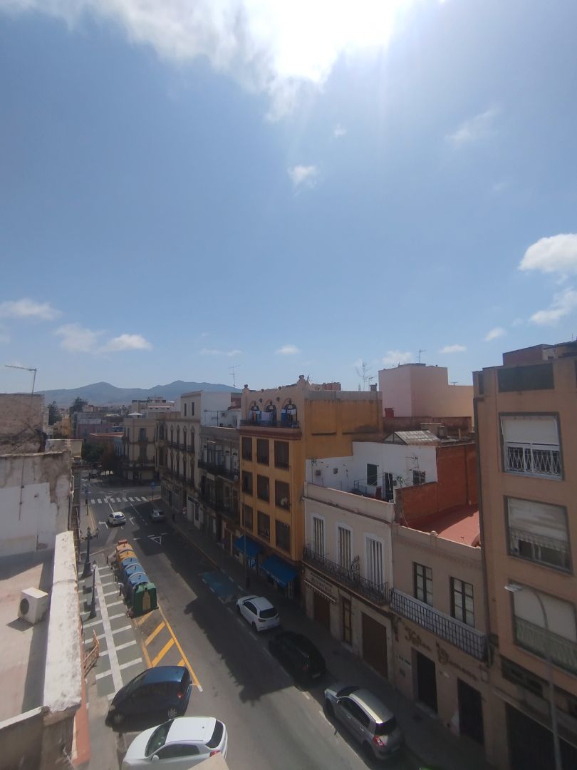 Vista exterior de Pis de lloguer en  Melilla Capital amb Aire condicionat, Terrassa i Moblat