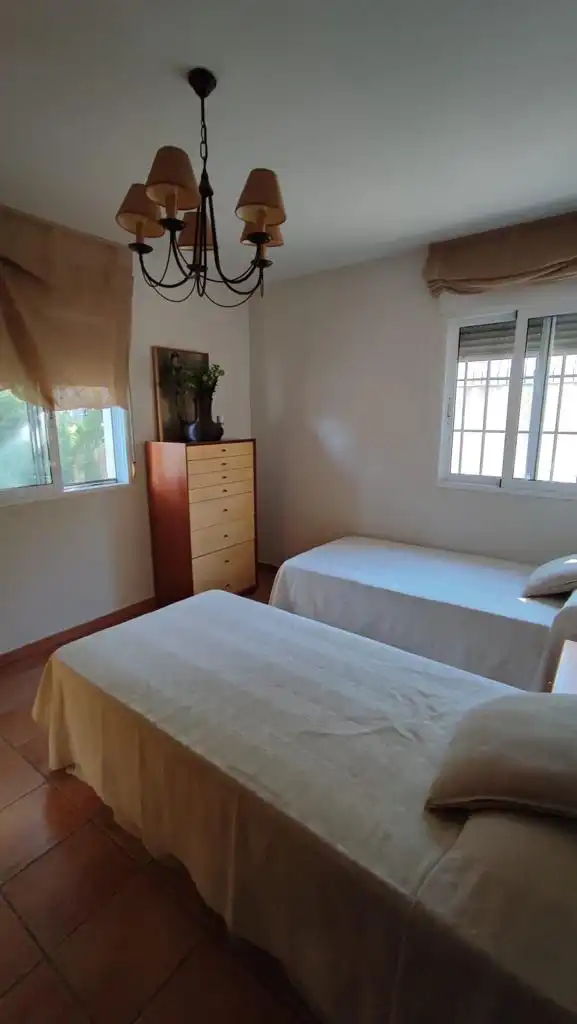 Habitación de Casa o chalet en venta en Oliva con Jardín privado, Terraza y Amueblado