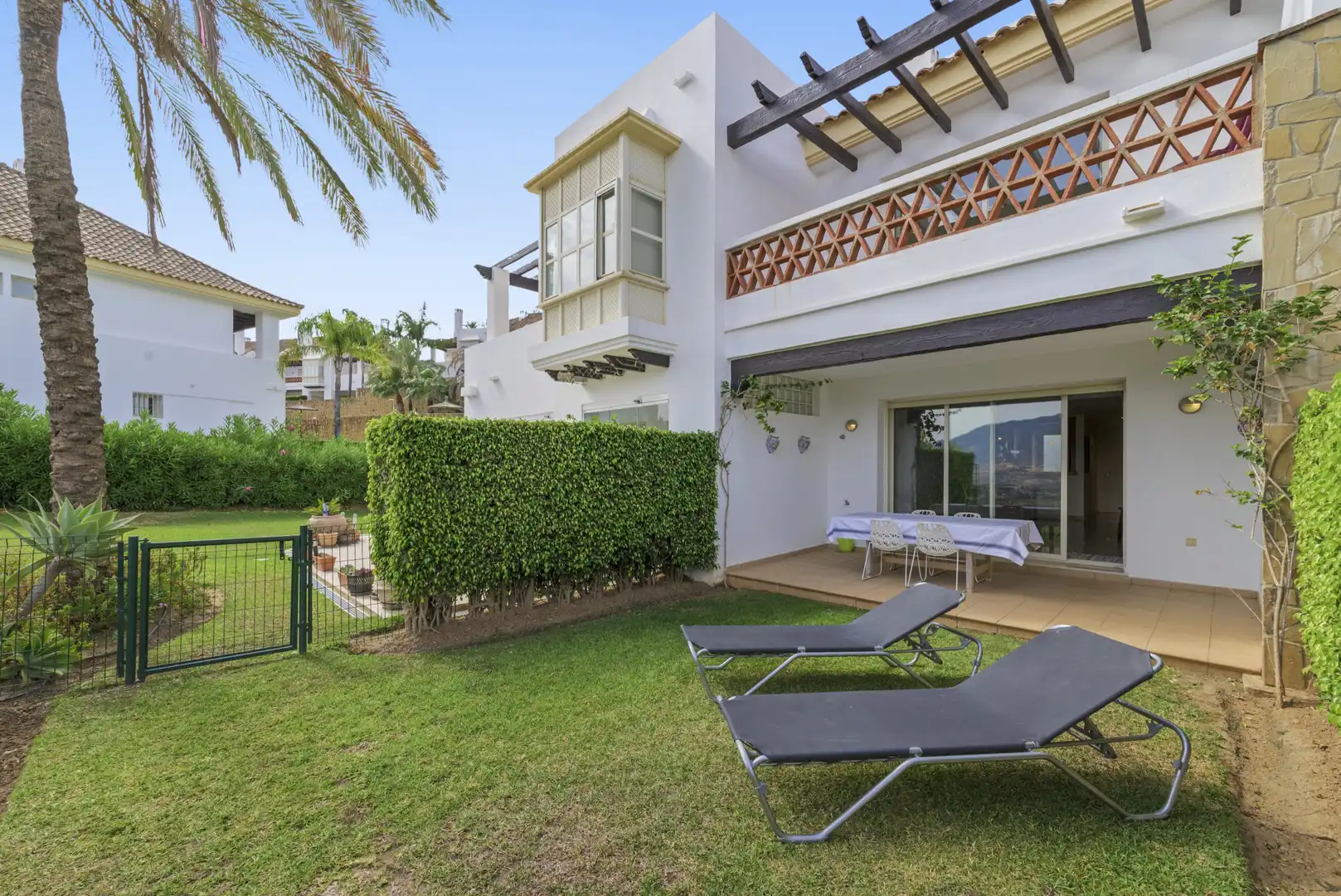 Garten von Einfamilien-Reihenhaus zum Verkauf in Mijas mit Klimaanlage, Privatgarten und Terrasse