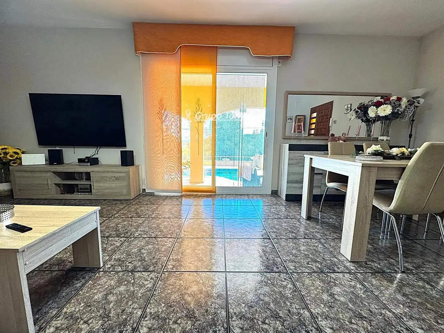 Living room of Houses for sale in La Bisbal del Penedès  with Air Conditioner, Heating and Terrace
