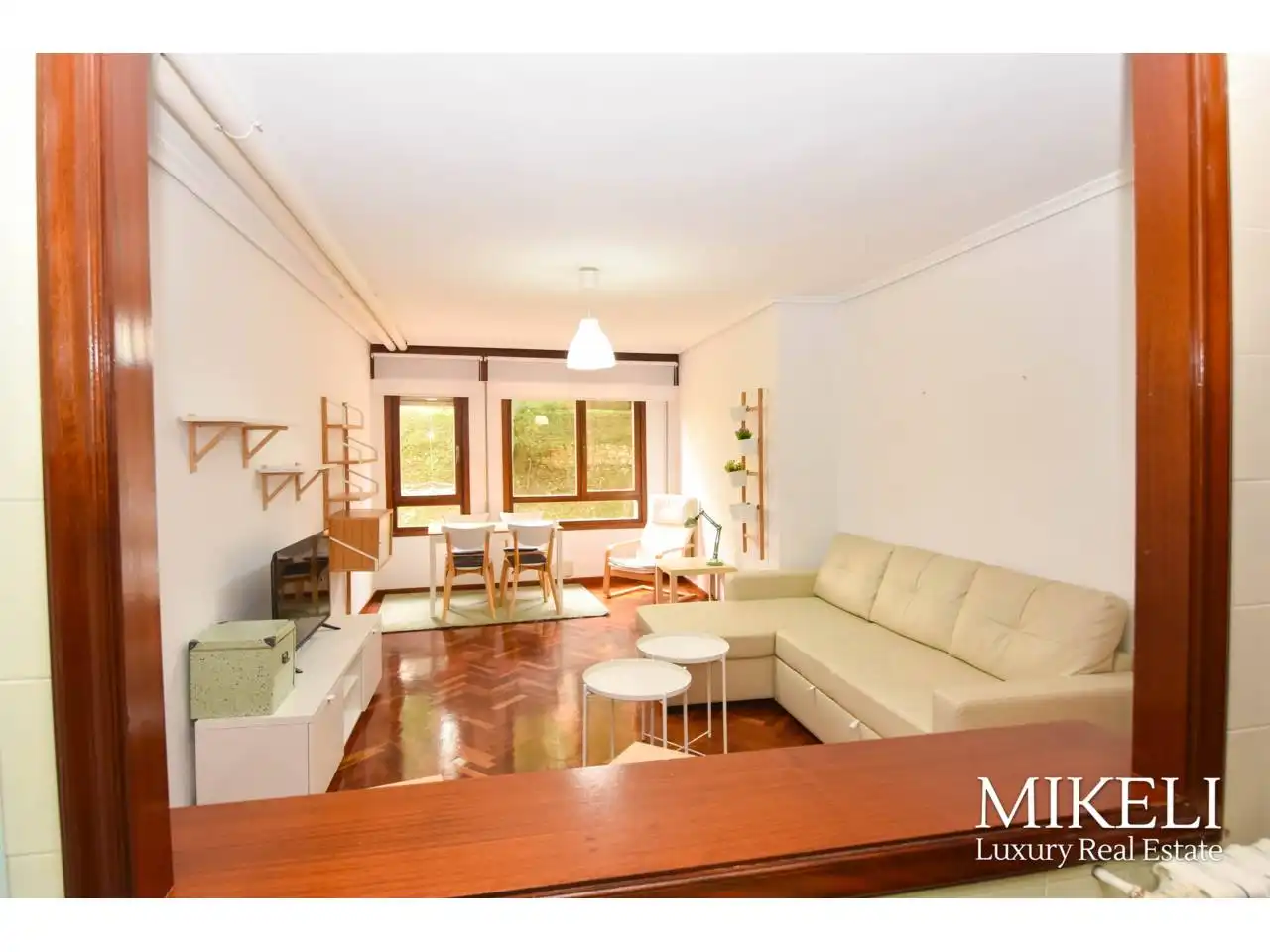 Sala de estar de Apartamento en venta en Cuatro Caminos