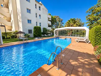 Apartamento con piscina en venta en Elviria - Cabopino, imagen 2