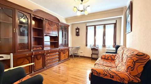 Foto 2 de Piso en venta en Lasarte-Oria, Gipuzkoa