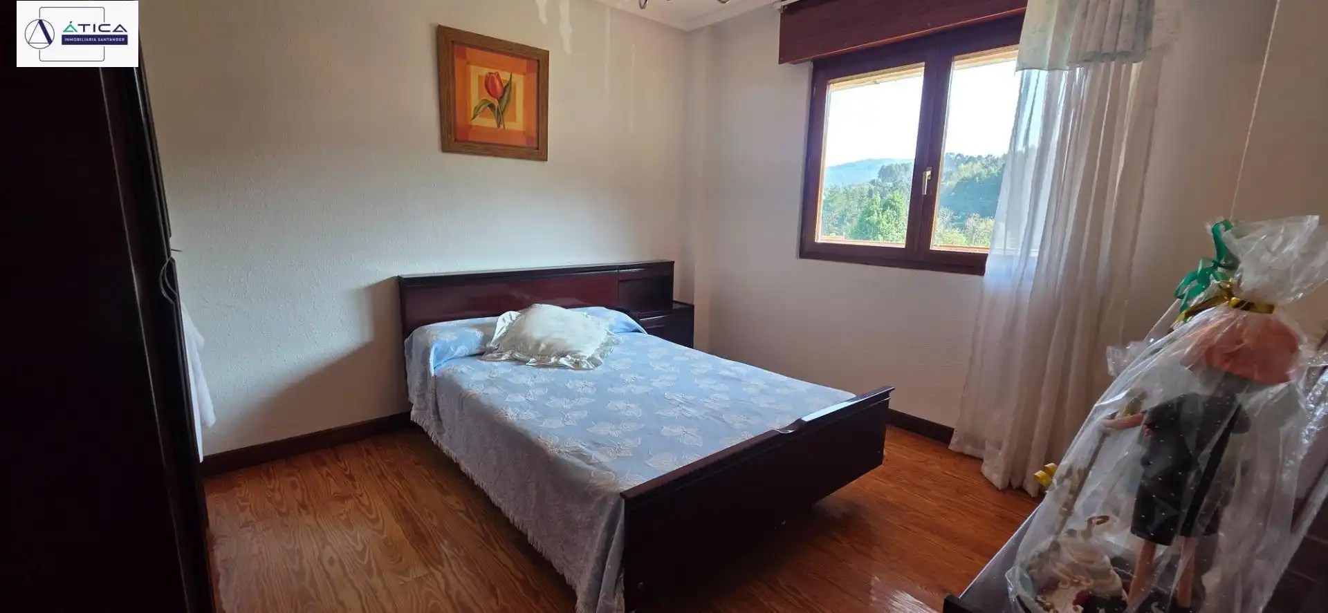 Habitación de Finca rústica en venta en Bárcena de Cicero con Jardín privado y Amueblado