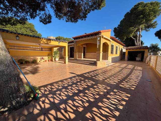 Casa-chalet en Venta en Punta Prima