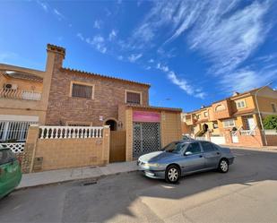 Vista exterior de Casa o xalet en venda en Roquetas de Mar amb Aire condicionat, Calefacció i Traster