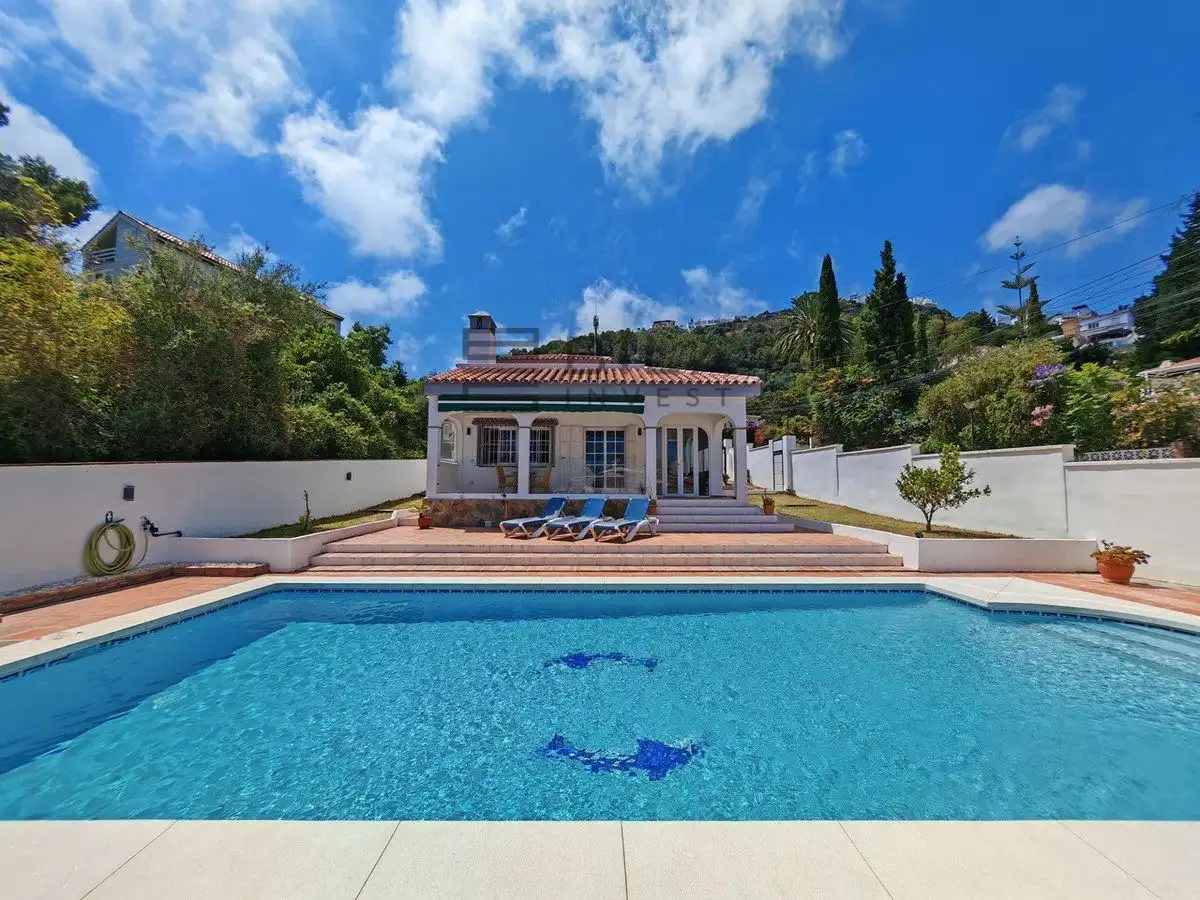 Chalet con piscina en venta en La Capellania