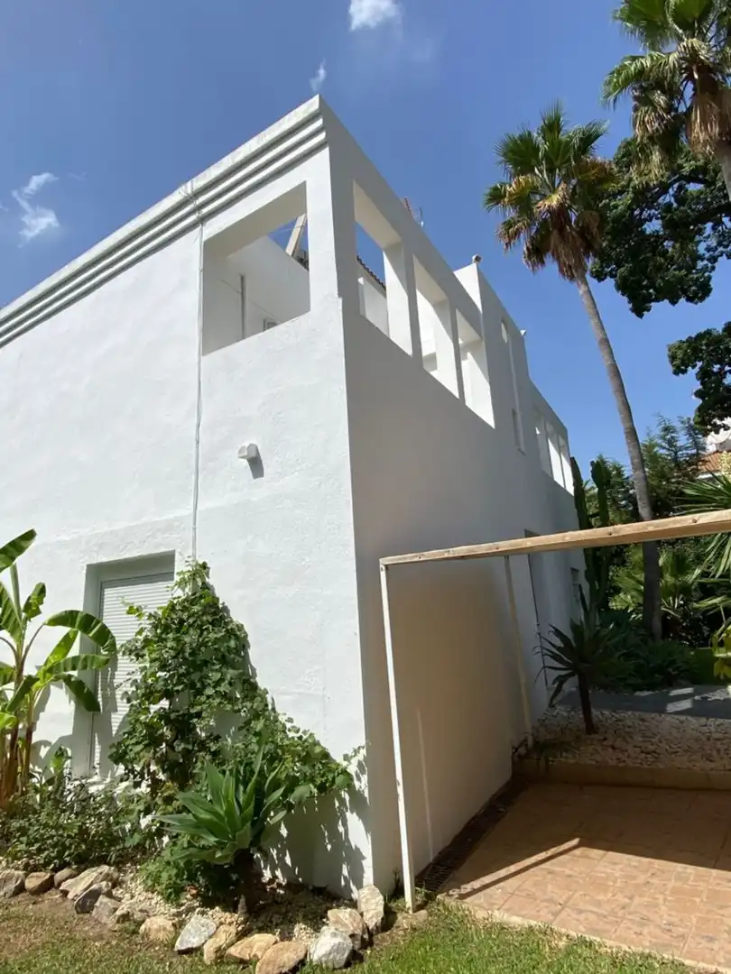 Vista exterior de Casa o xalet de lloguer en Marbella