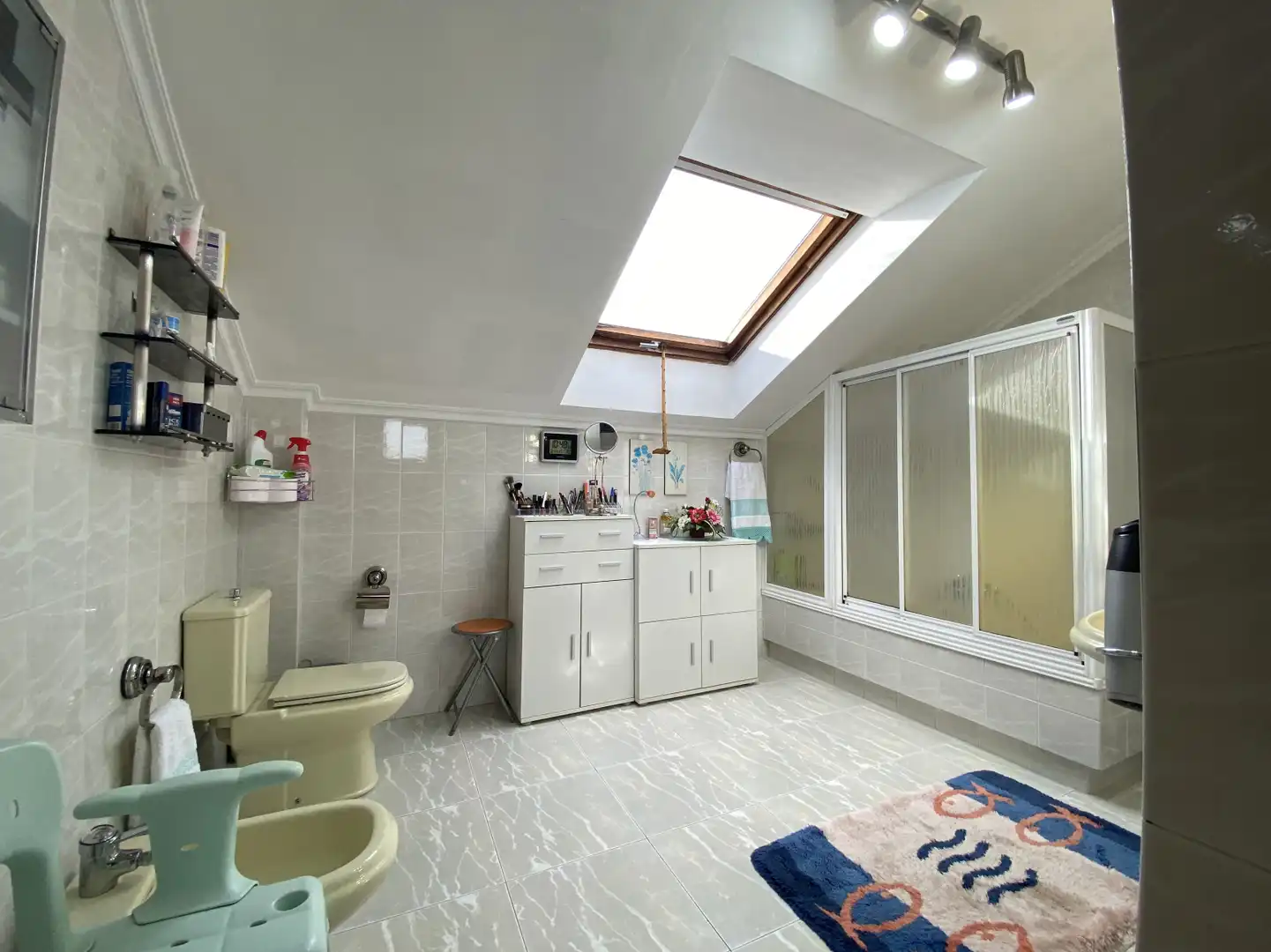 Bathroom of Detached homes for sale in Torrelavega   with Heating, Private garden and Parquet flooring
