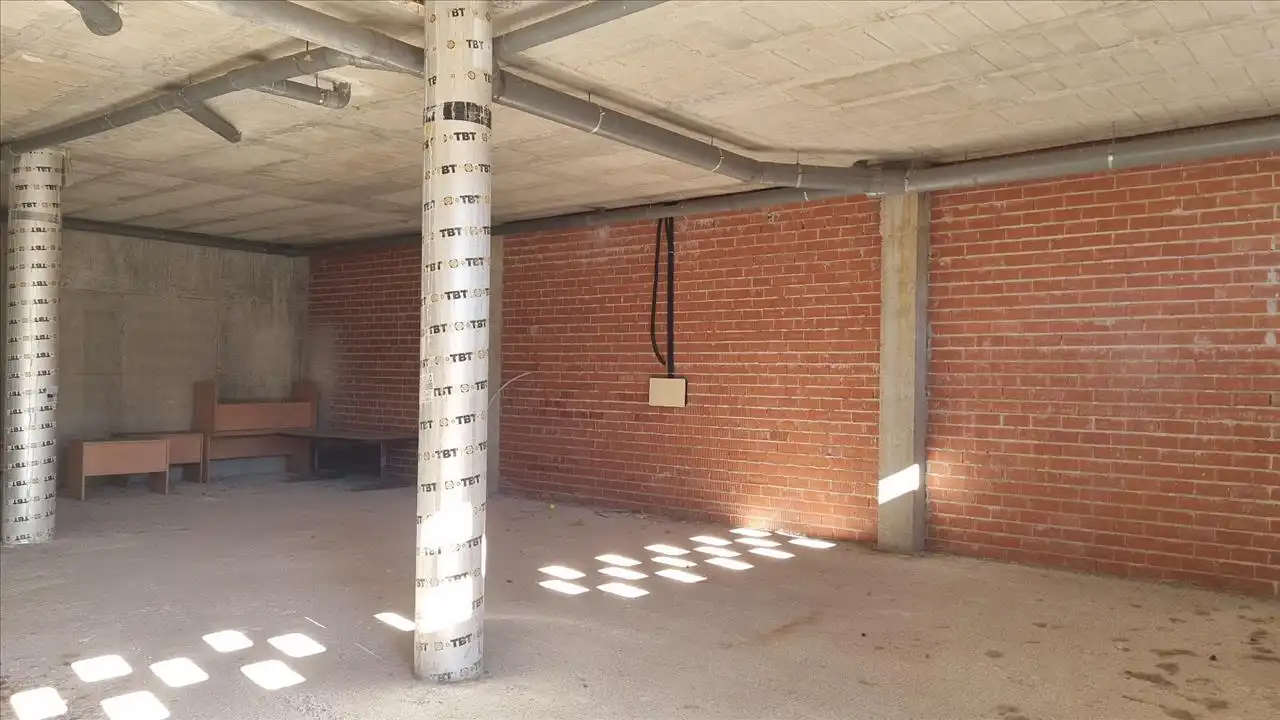 Local comercial en venda a PARAYO, imagen 6