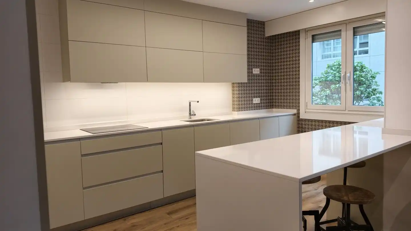 Küche von Wohnung zum Verkauf in Santiago de Compostela  mit Heizung und Abstellraum