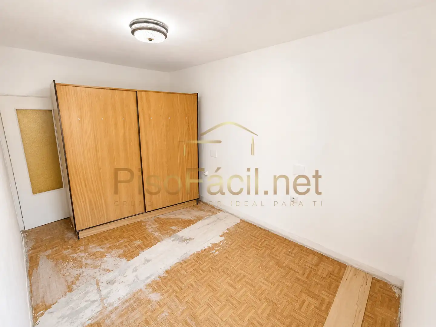 Piso en venta en Madrid con Calefacción, Terraza y Alarma
