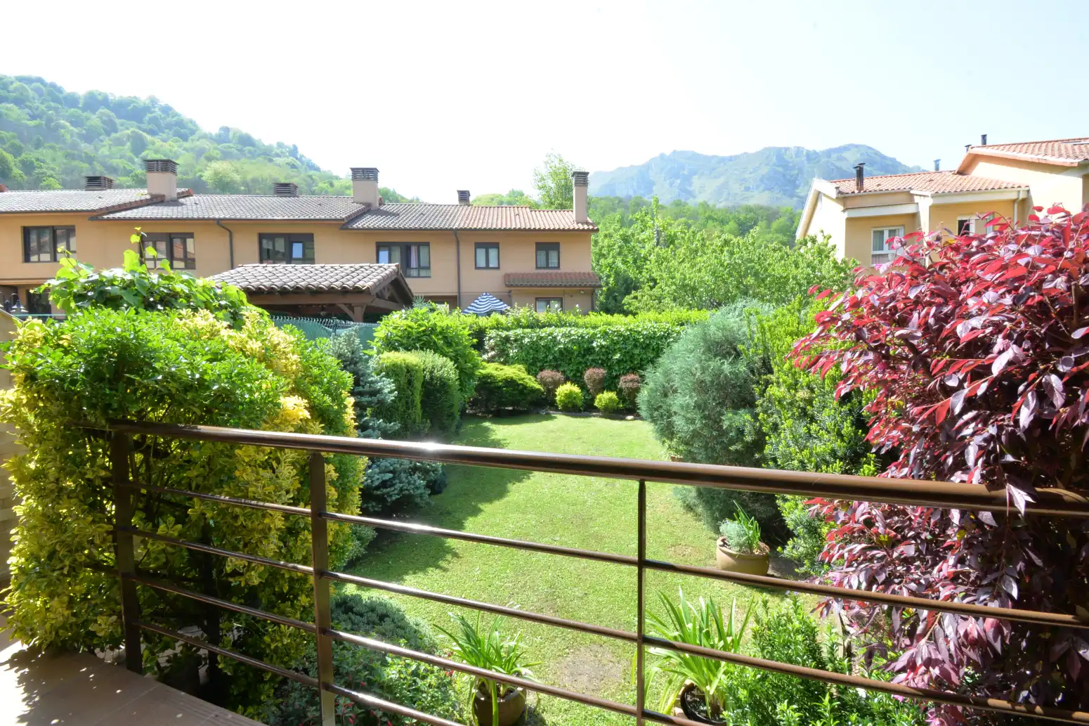 Jardín de Casa adosada en venta en Morcín con Calefacción, Jardín privado y Terraza