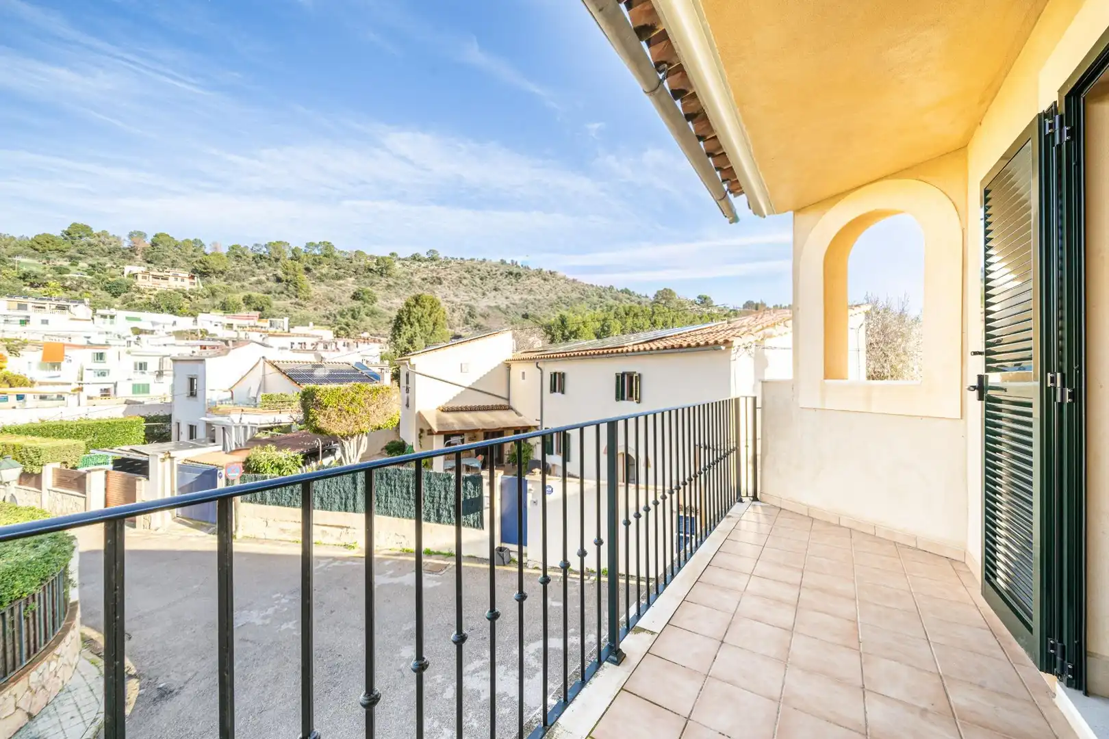 Vista exterior de Casa adosada en venda en Calvià amb Aire condicionat, Calefacció i Jardí privat