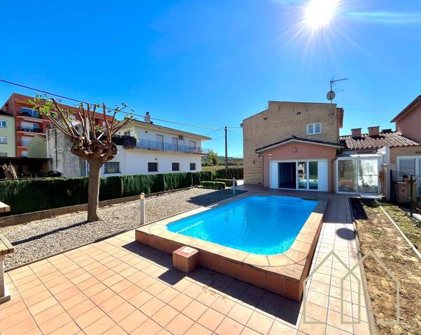 Casa-chalet en Venta en Comerç en Flaçà