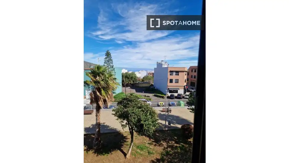 Vista exterior de Apartamento para compartir en San Cristóbal de la Laguna con Aire acondicionado, Terraza y Amueblado