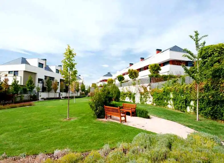 Garden of Detached homes for rent in La Moraleja  with Air Conditioner, Heating and Private garden