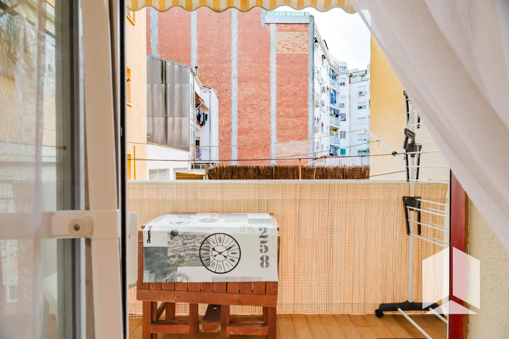 Piso con terraza en venta en Castell - Poble Vell, imagen 11