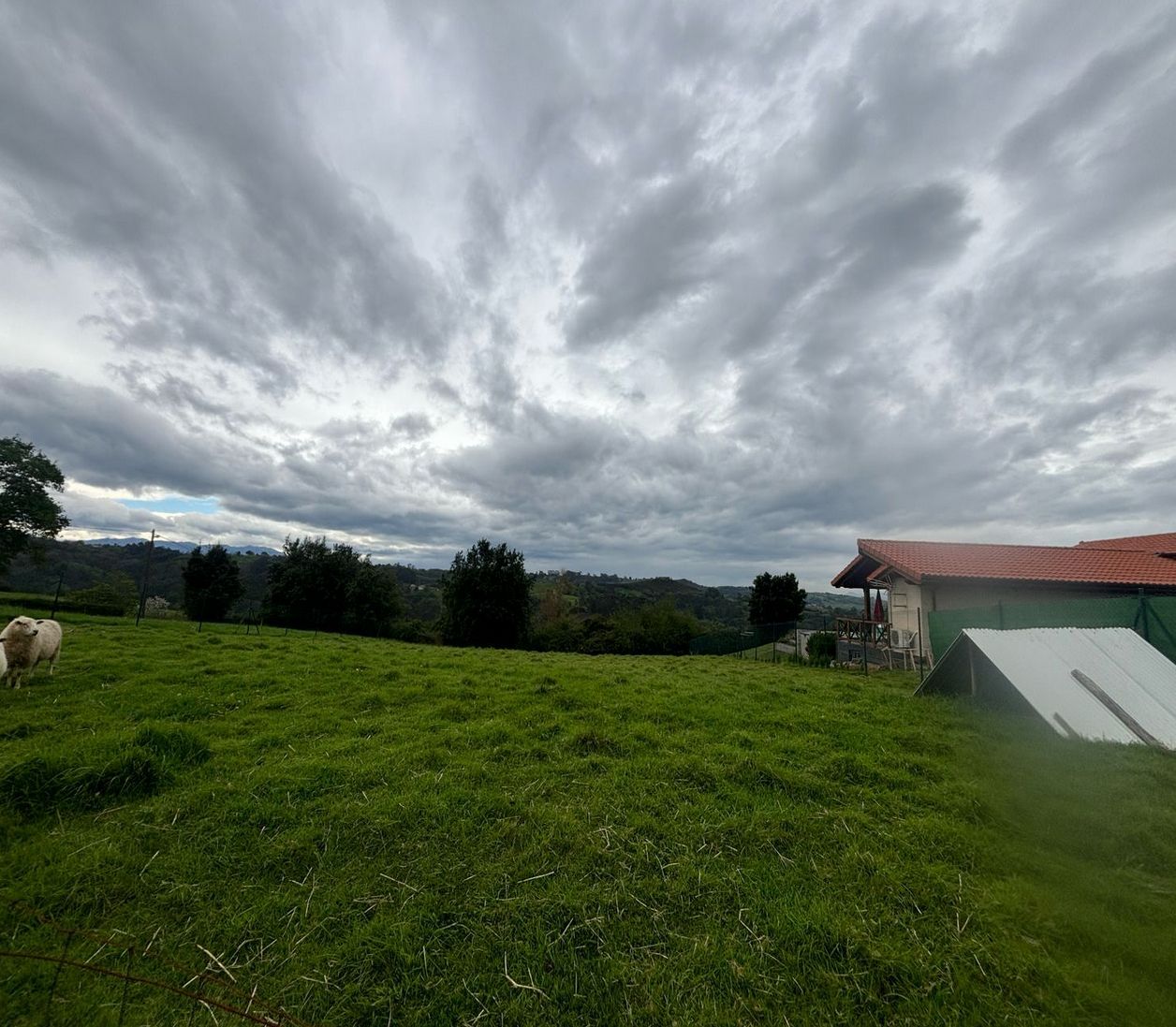 Residencial en venda a Caserio Vare, Parroquias Norte