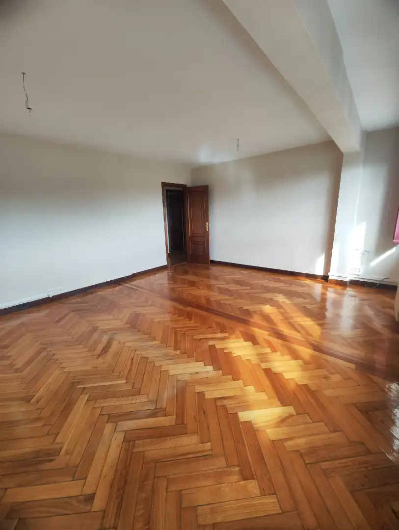 Habitación de Piso de alquiler en Santiago de Compostela  con Calefacción, Parquet y Horno