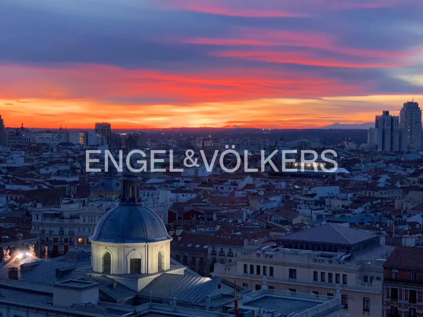 Vista exterior de Àtic en venda en Madrid amb Aire condicionat, Calefacció i Parquet