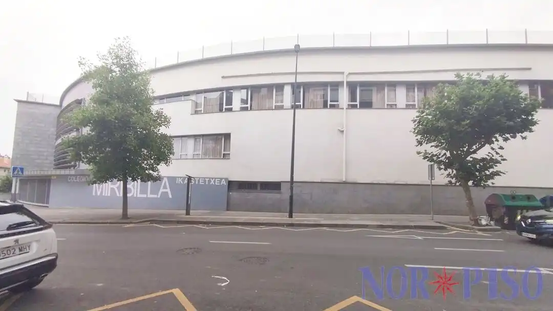 Exterior view of Garage for sale in Bilbao 