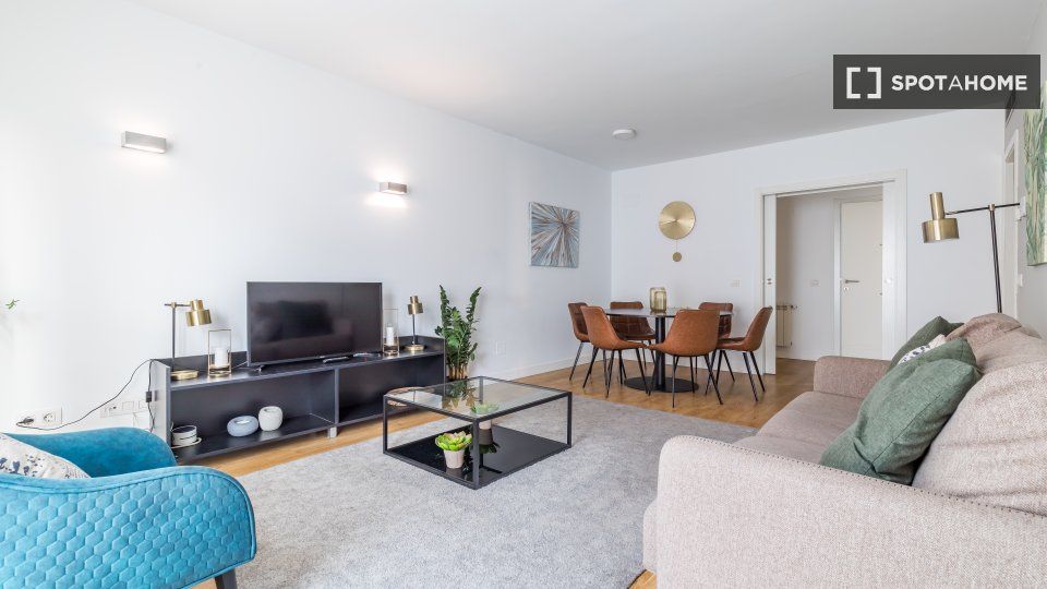 Living room of Flat to rent in  Madrid Capital  with Air Conditioner, Heating and Furnished