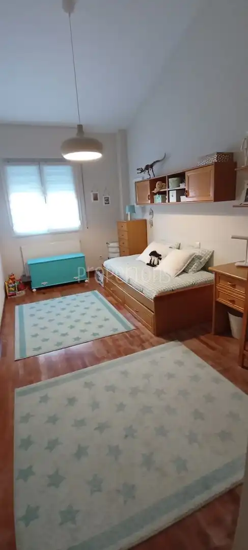 Bedroom of Houses for sale in Miranda de Ebro