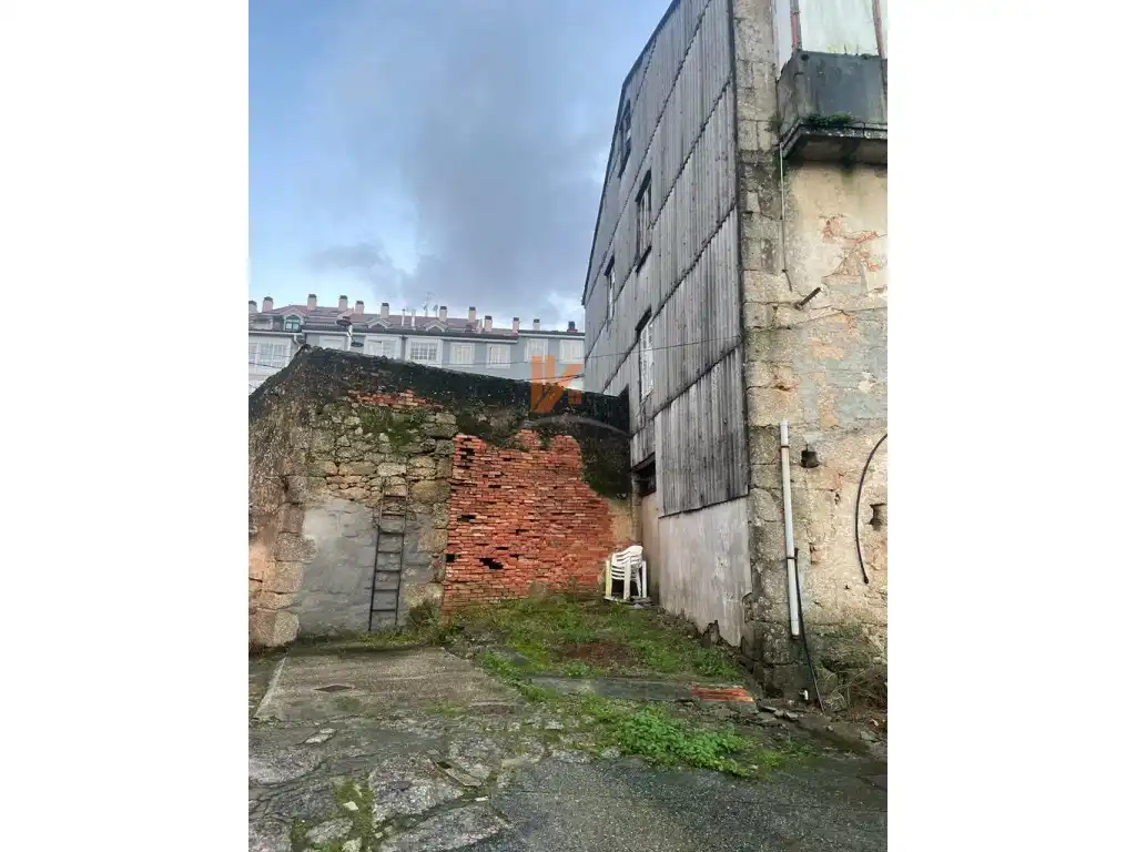 Exterior view of Buildings for sale in Santiago de Compostela 