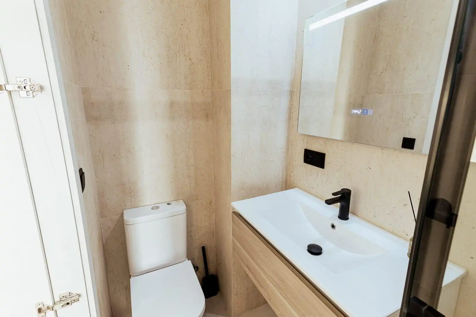 Bathroom of Study for rent in Elda  with Air Conditioner and Terrace