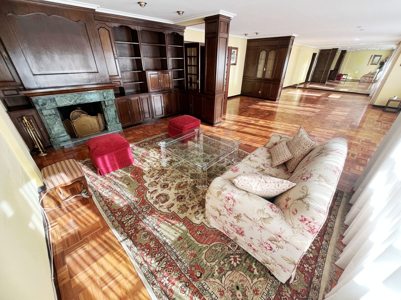 Sala d'estar de Pis en venda en Avilés amb Calefacció i Terrassa