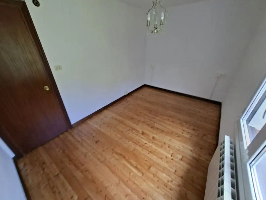 Habitación de Piso en venta en Mañaria con Calefacción y Balcón