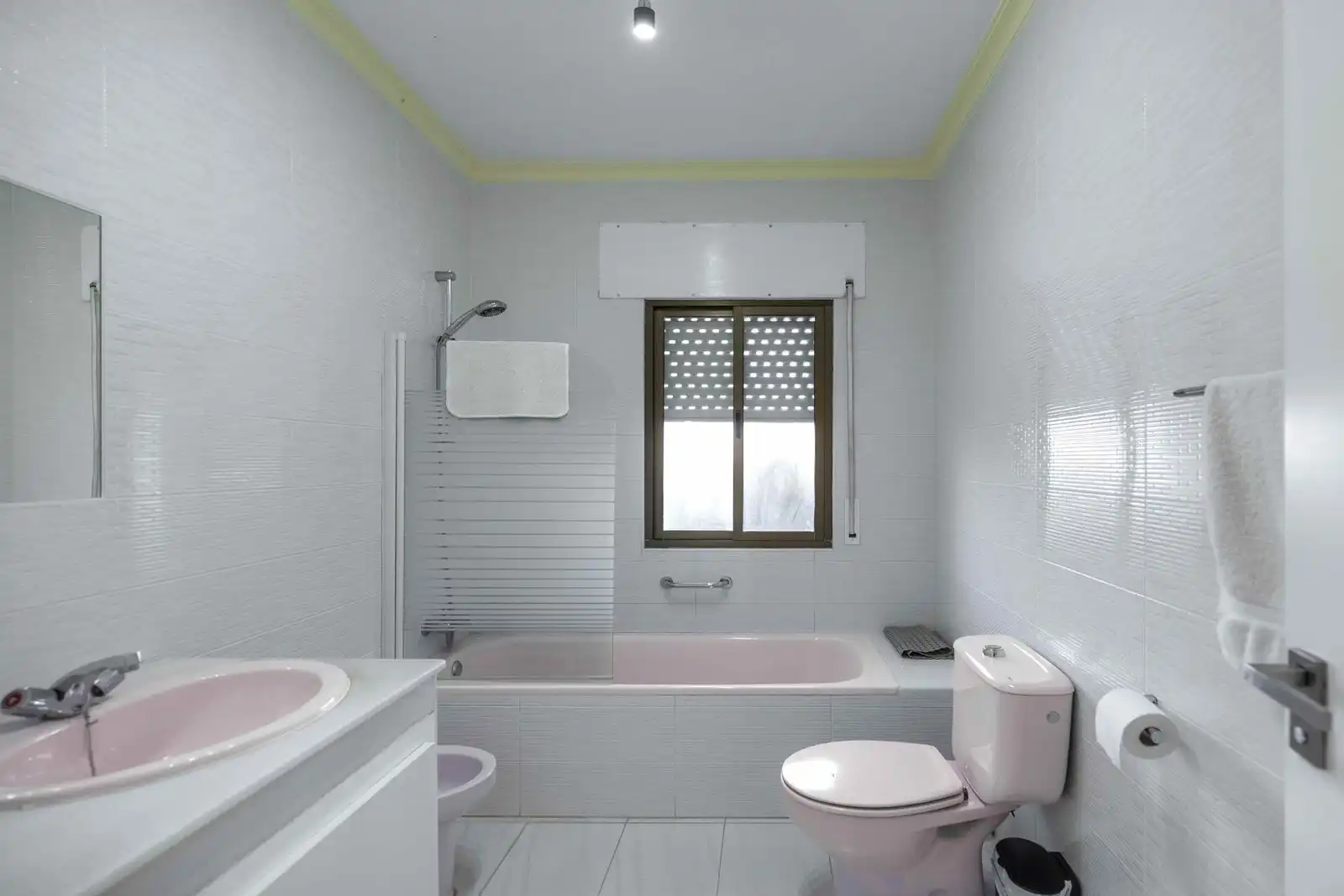 Bathroom of Detached homes for sale in Estepona  with Air Conditioner and Terrace