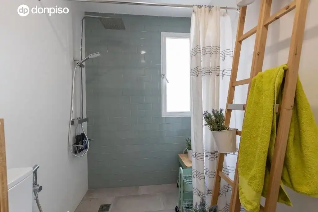 Bany de Casa adosada en venda en Granada amb Terrassa i Piscina comunitària